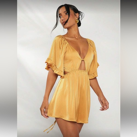 SHEIN Unity Satin Plunge Neck Romper With Ruffle Sleeves size M - Picture 4 of 5